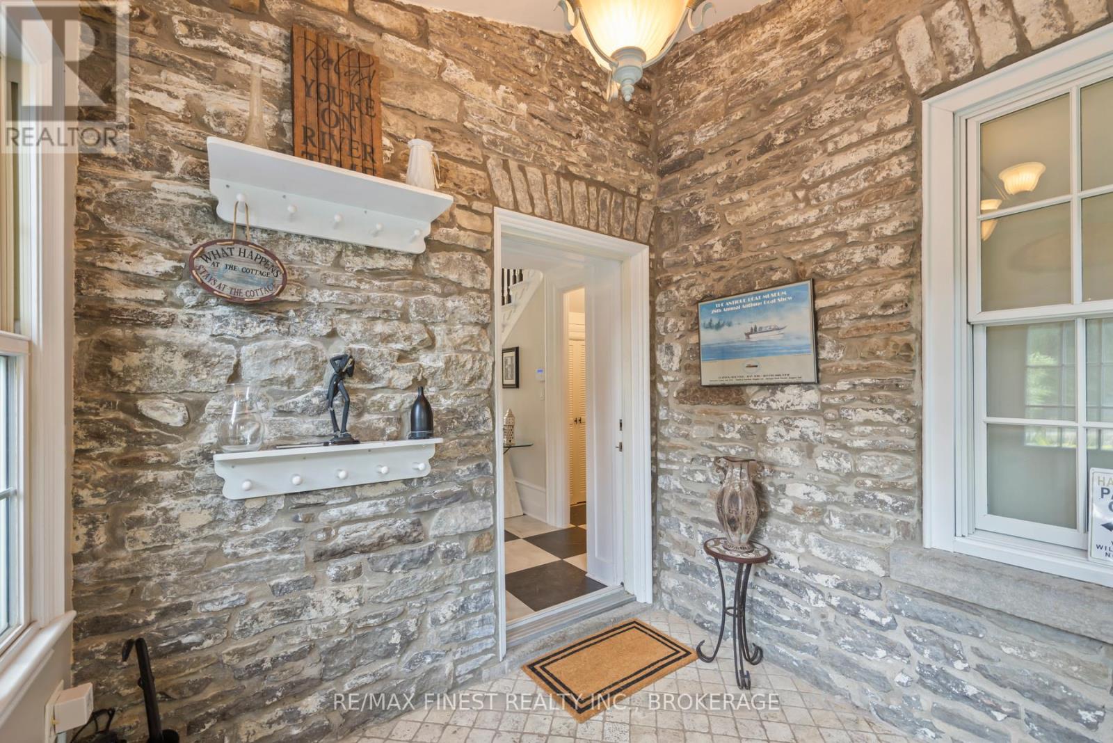 55 Cochrane Drive, Brockville, Ontario  K6V 2Y9 - Photo 23 - X12602184