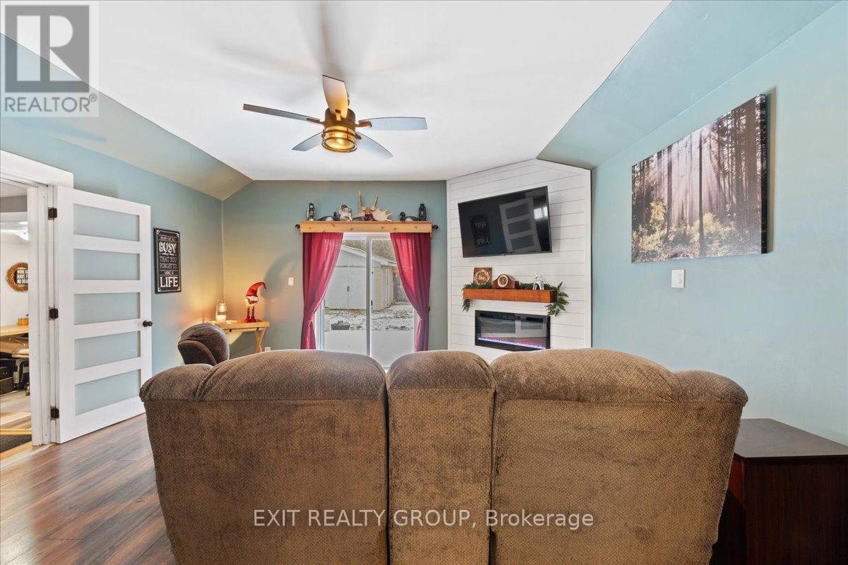 391 Thomas Street, Deseronto, Ontario  K0K 1X0 - Photo 5 - X12602090