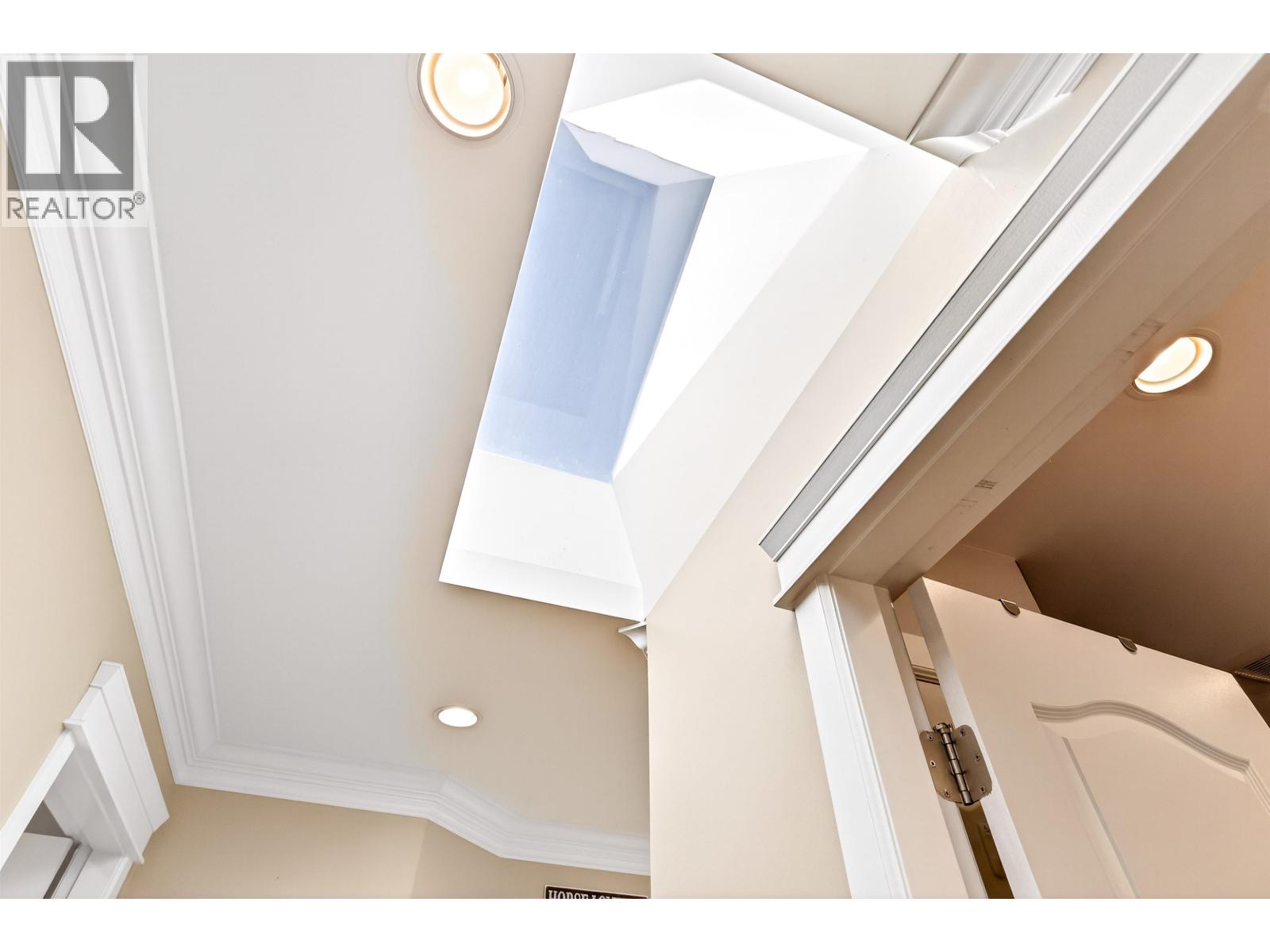 2050 Sperling Avenue, Burnaby, British Columbia  V5B 4K5 - Photo 23 - R3072091