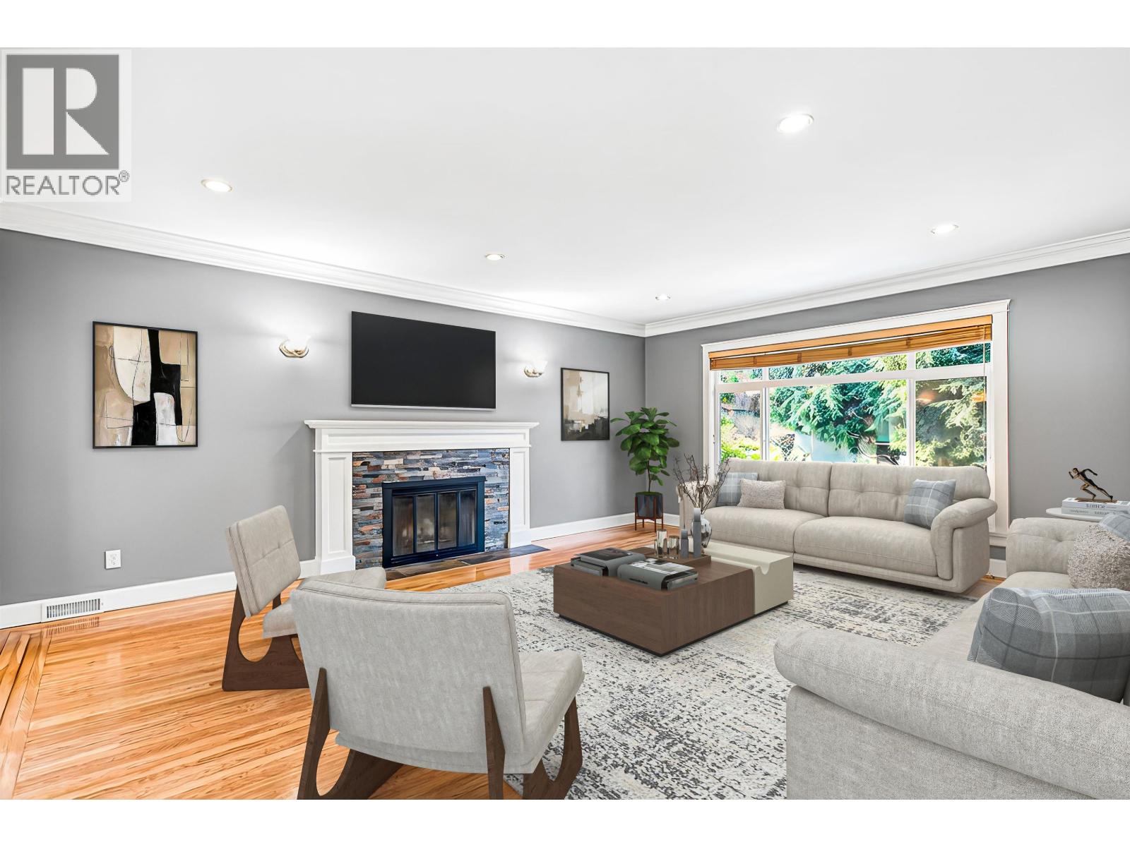 2050 Sperling Avenue, Burnaby, British Columbia  V5B 4K5 - Photo 1 - R3072091