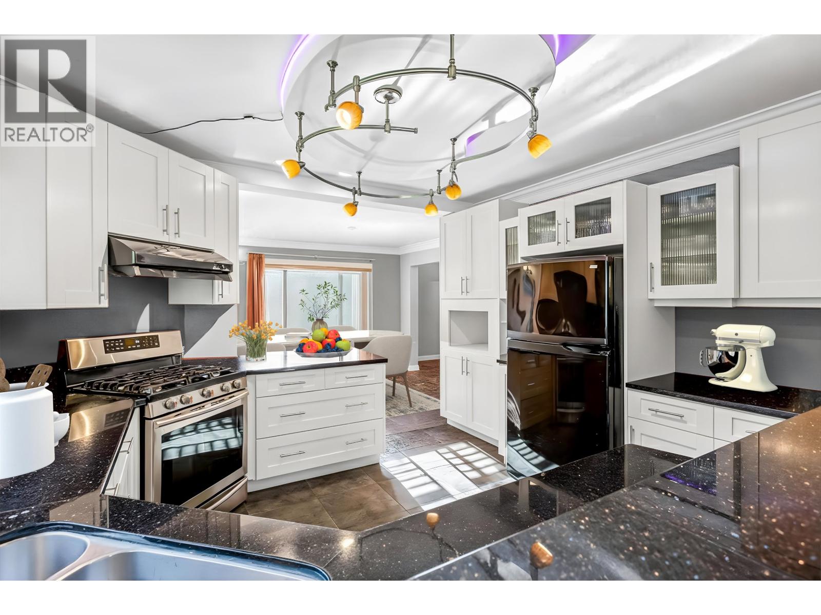 2050 Sperling Avenue, Burnaby, British Columbia  V5B 4K5 - Photo 5 - R3072091