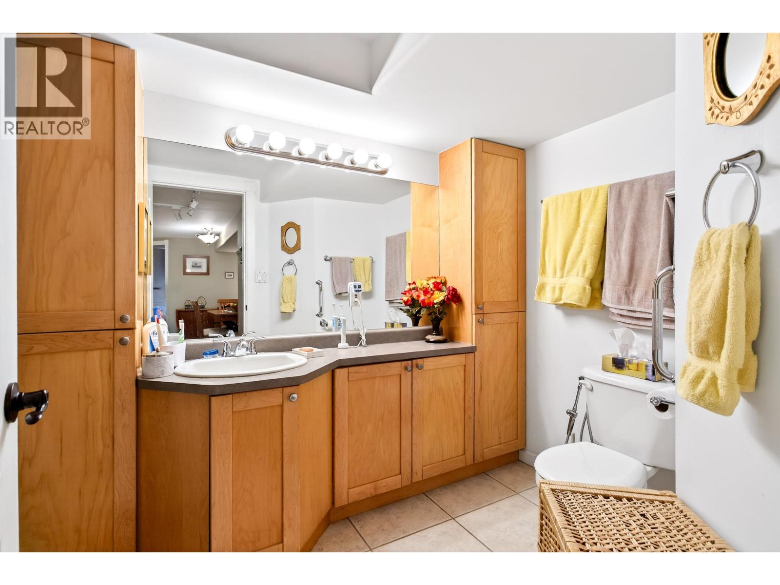 2050 Sperling Avenue, Burnaby, British Columbia  V5B 4K5 - Photo 34 - R3072091