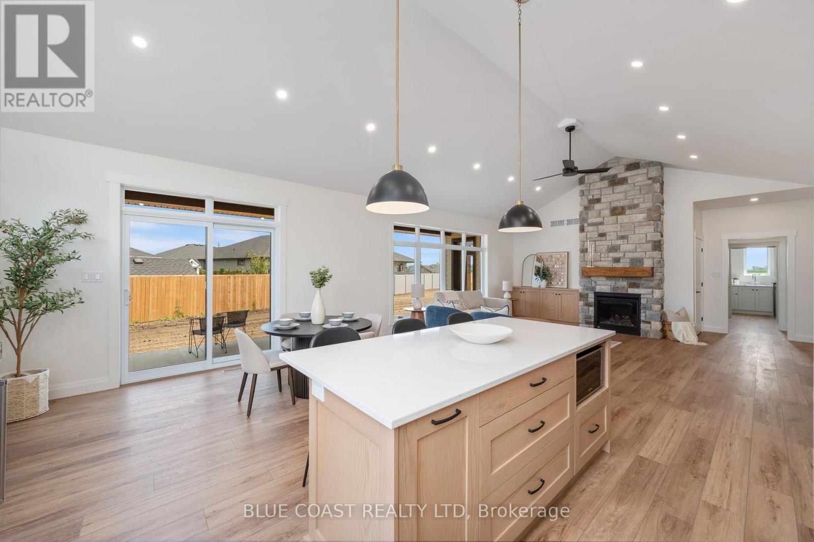 6755 Griffin Drive, Plympton-Wyoming, Ontario  N0N 1E0 - Photo 20 - X12602120