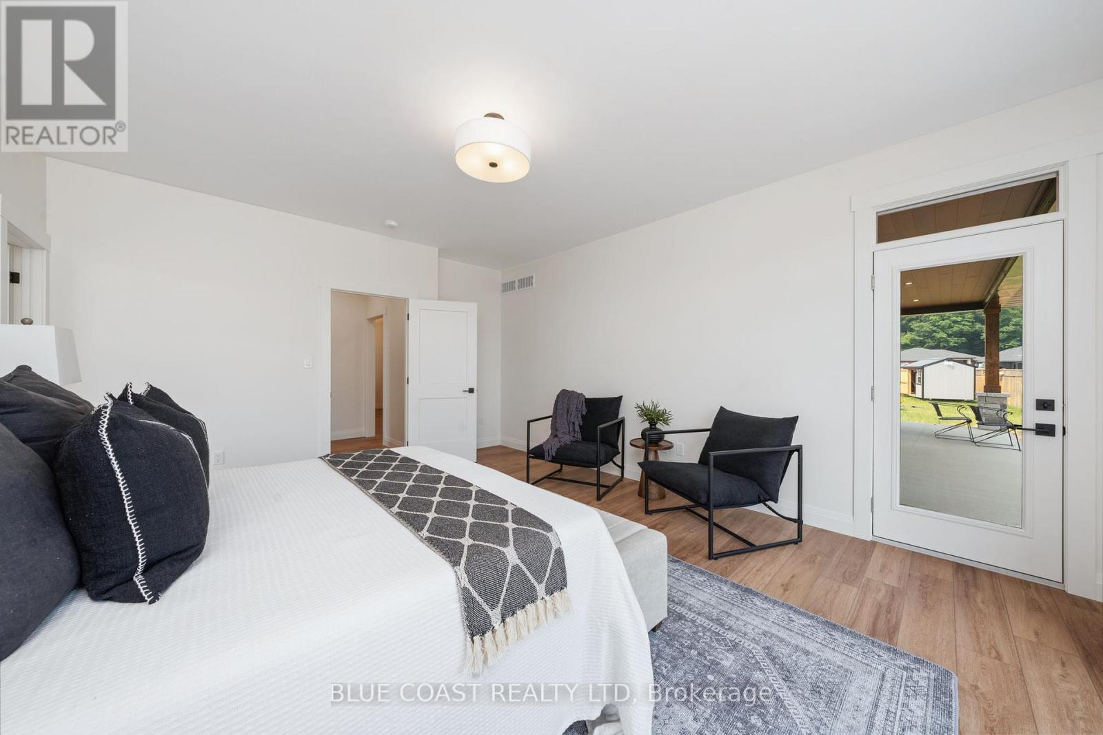 6755 Griffin Drive, Plympton-Wyoming, Ontario  N0N 1E0 - Photo 27 - X12602120