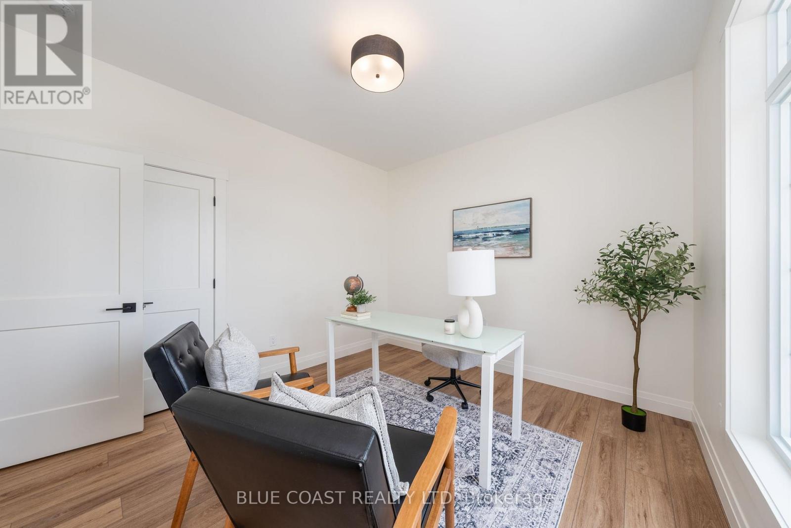 6755 Griffin Drive, Plympton-Wyoming, Ontario  N0N 1E0 - Photo 33 - X12602120