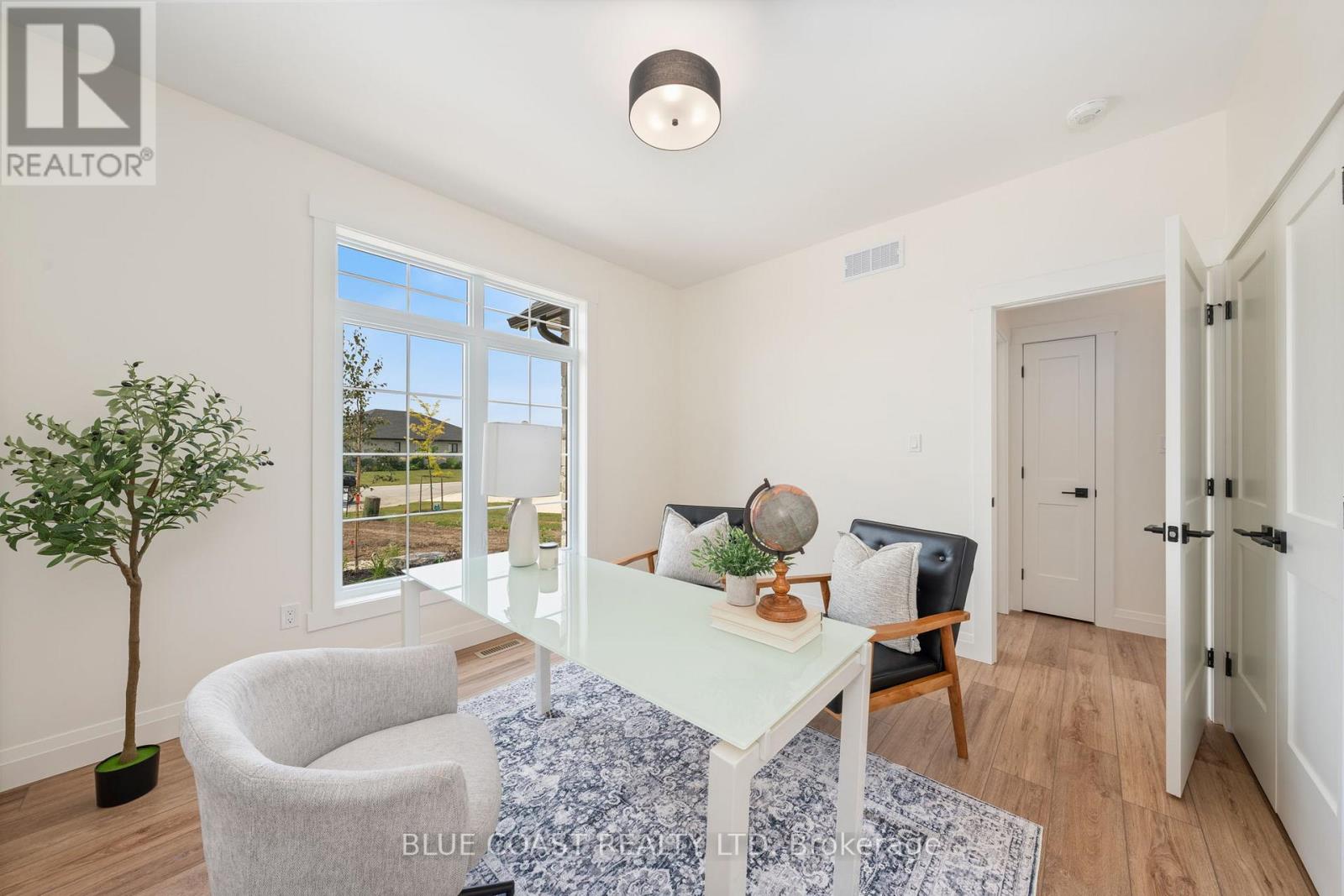 6755 Griffin Drive, Plympton-Wyoming, Ontario  N0N 1E0 - Photo 34 - X12602120