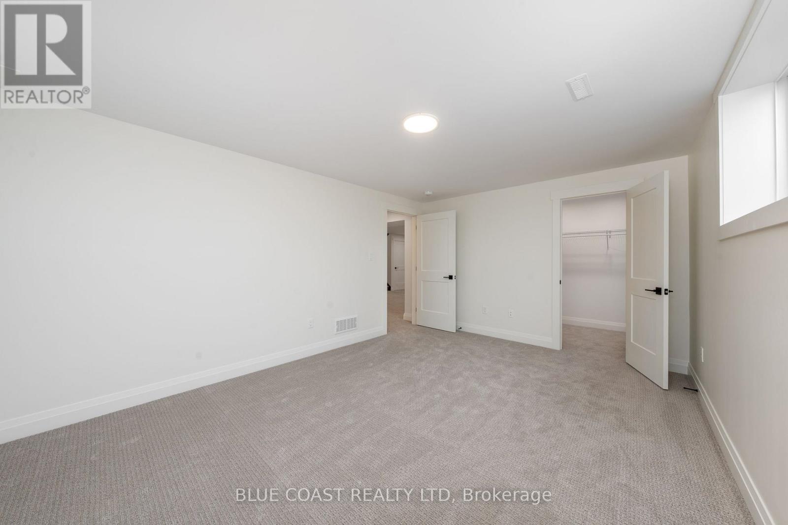 6755 Griffin Drive, Plympton-Wyoming, Ontario  N0N 1E0 - Photo 39 - X12602120