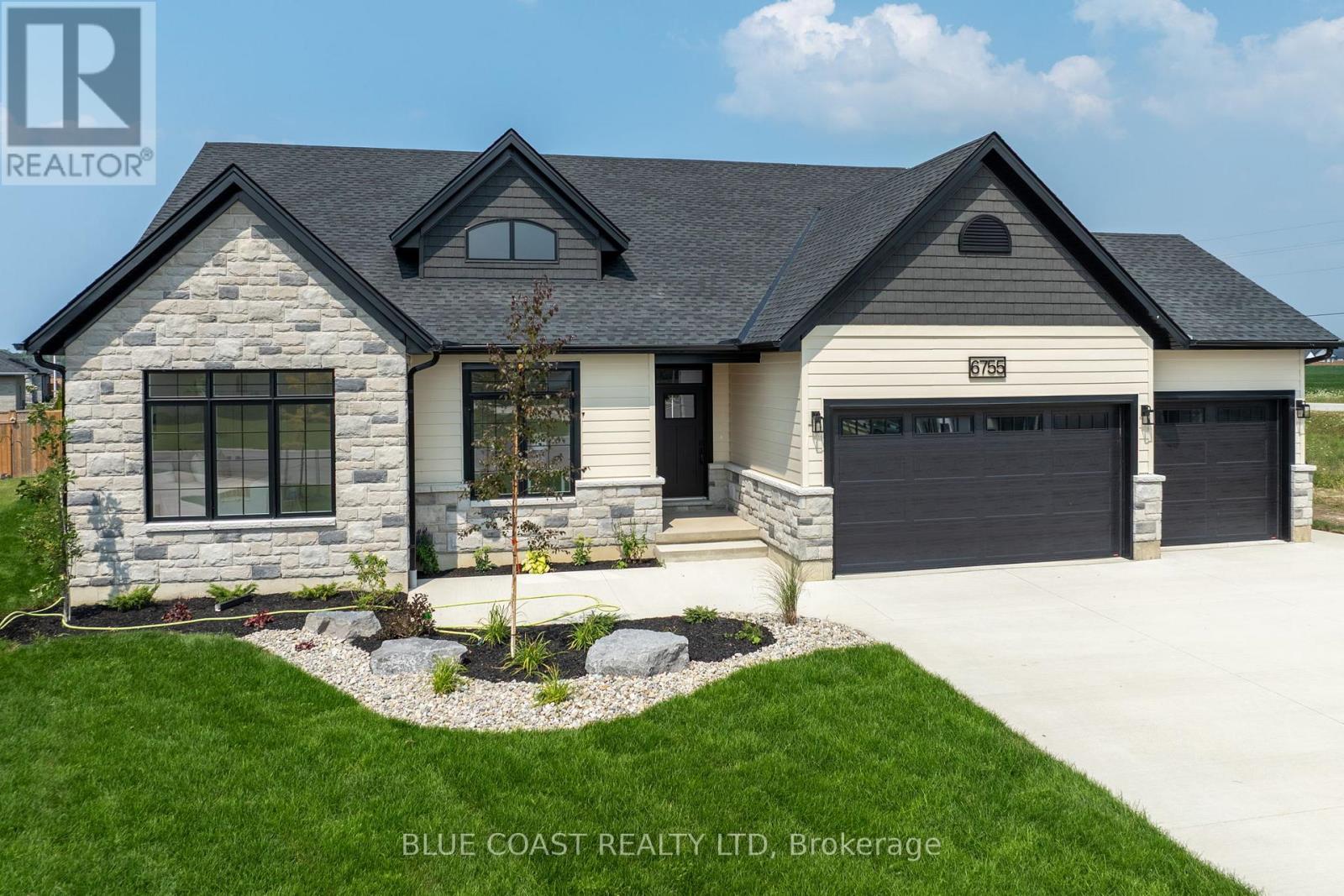 6755 Griffin Drive, Plympton-Wyoming, Ontario  N0N 1E0 - Photo 7 - X12602120