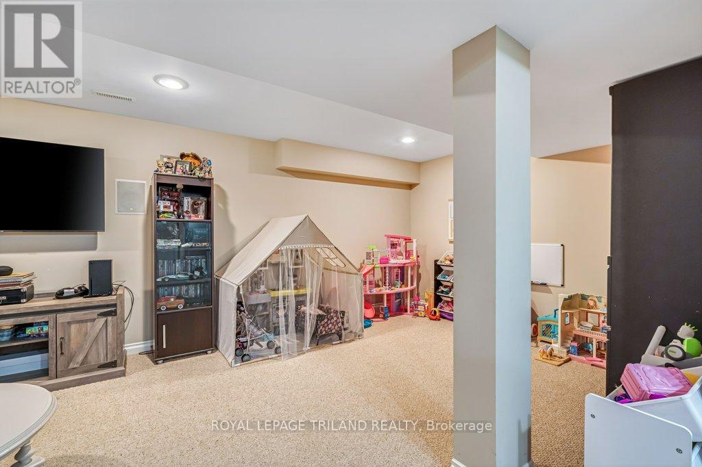 14 Penhale Avenue N, St. Thomas, Ontario  N5R 5M9 - Photo 32 - X12602182