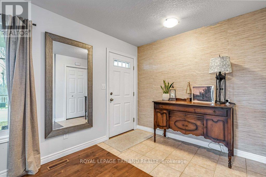 14 Penhale Avenue N, St. Thomas, Ontario  N5R 5M9 - Photo 4 - X12602182