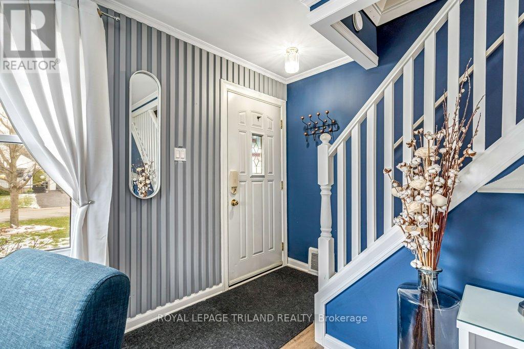 20 Dieppe Drive, St. Thomas, Ontario  N5R 4G7 - Photo 4 - X12602270