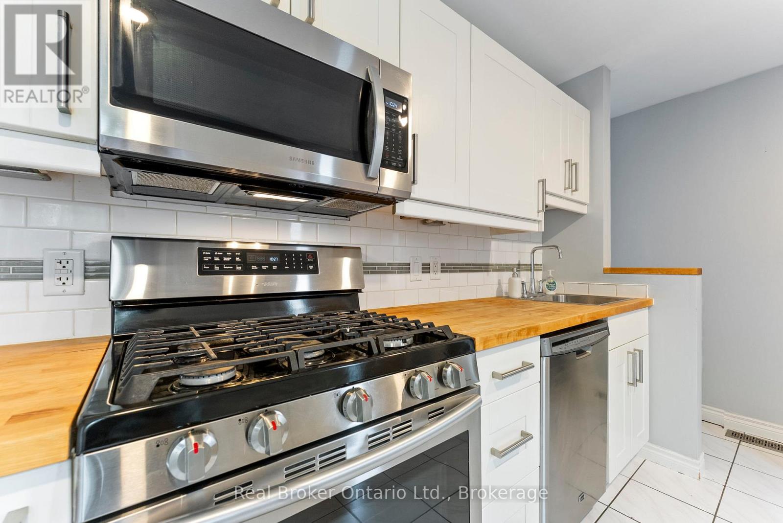 116 Symons Street, Toronto, Ontario M8V 1V2 - Photo 12 - W12602172