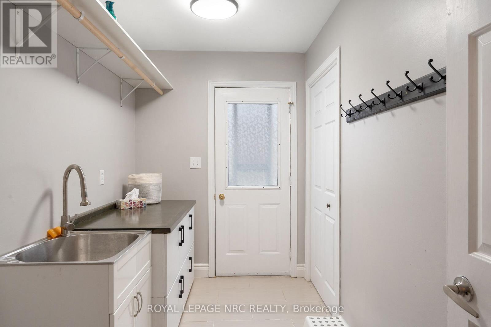 51 Briarsdale Crescent, Welland, Ontario L3C 6S7 - Photo 18 - X12602118