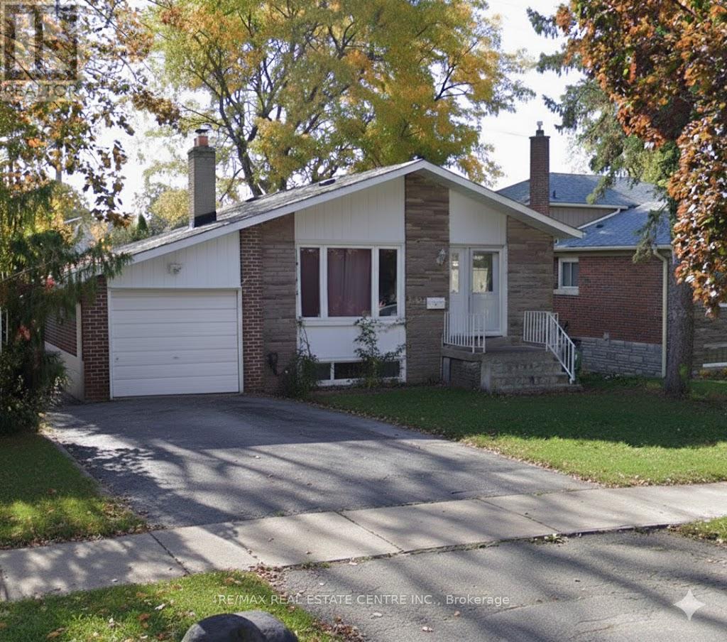 45 SUMMERSIDE CRESCENT, Toronto, Ontario