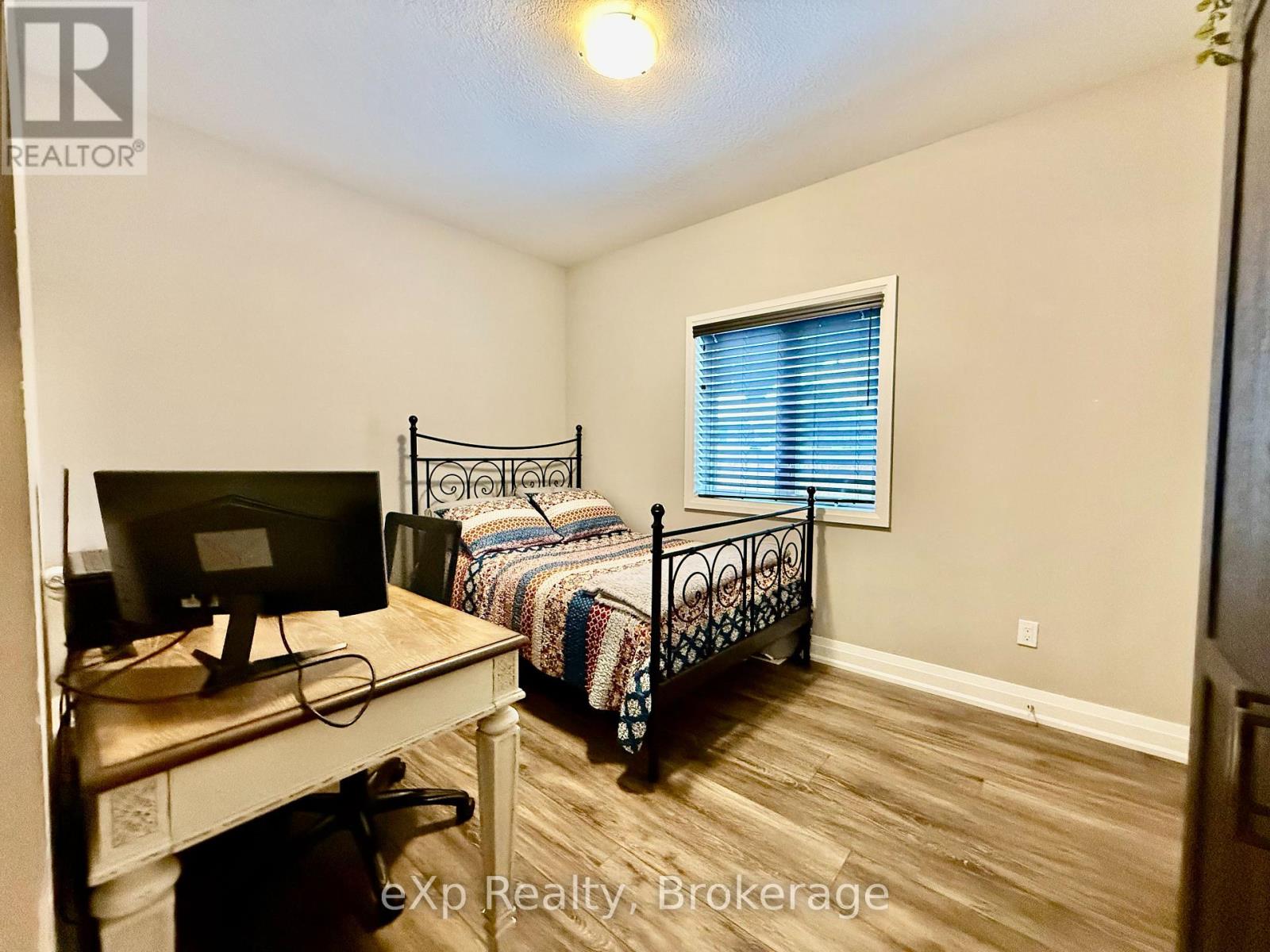 119 Third Street, Brockton, Ontario  N0G 2V0 - Photo 6 - X12602096