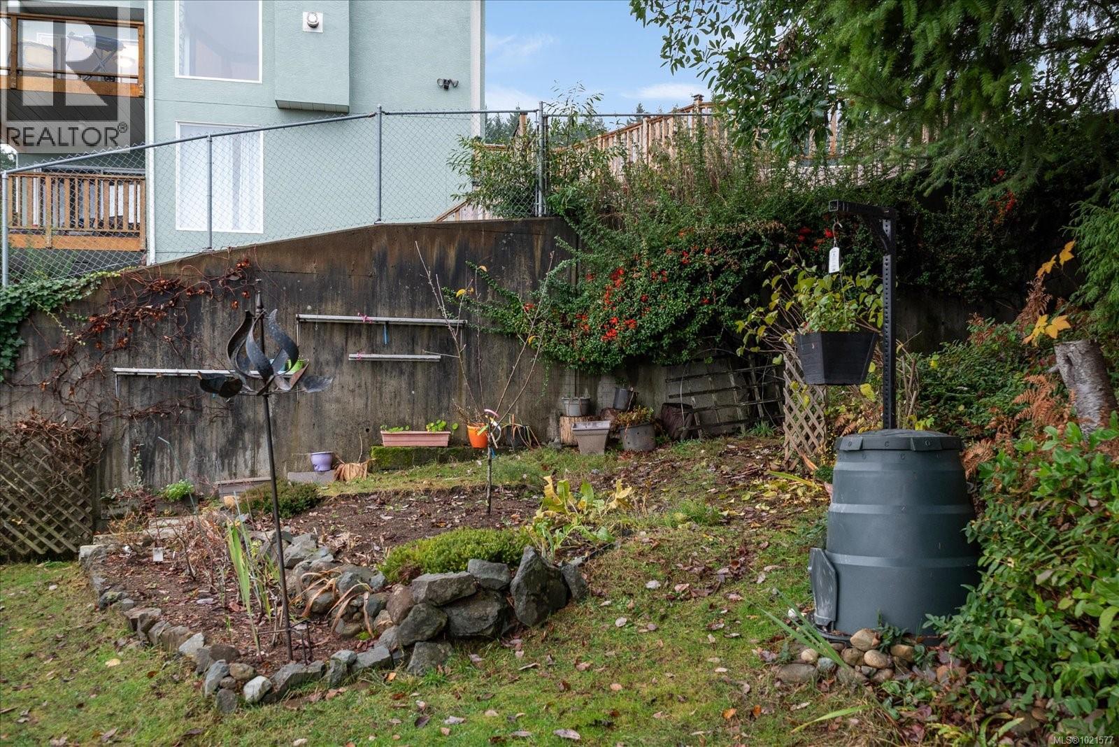 1085 College Dr, Nanaimo, British Columbia  V9R 5V5 - Photo 33 - 1021577