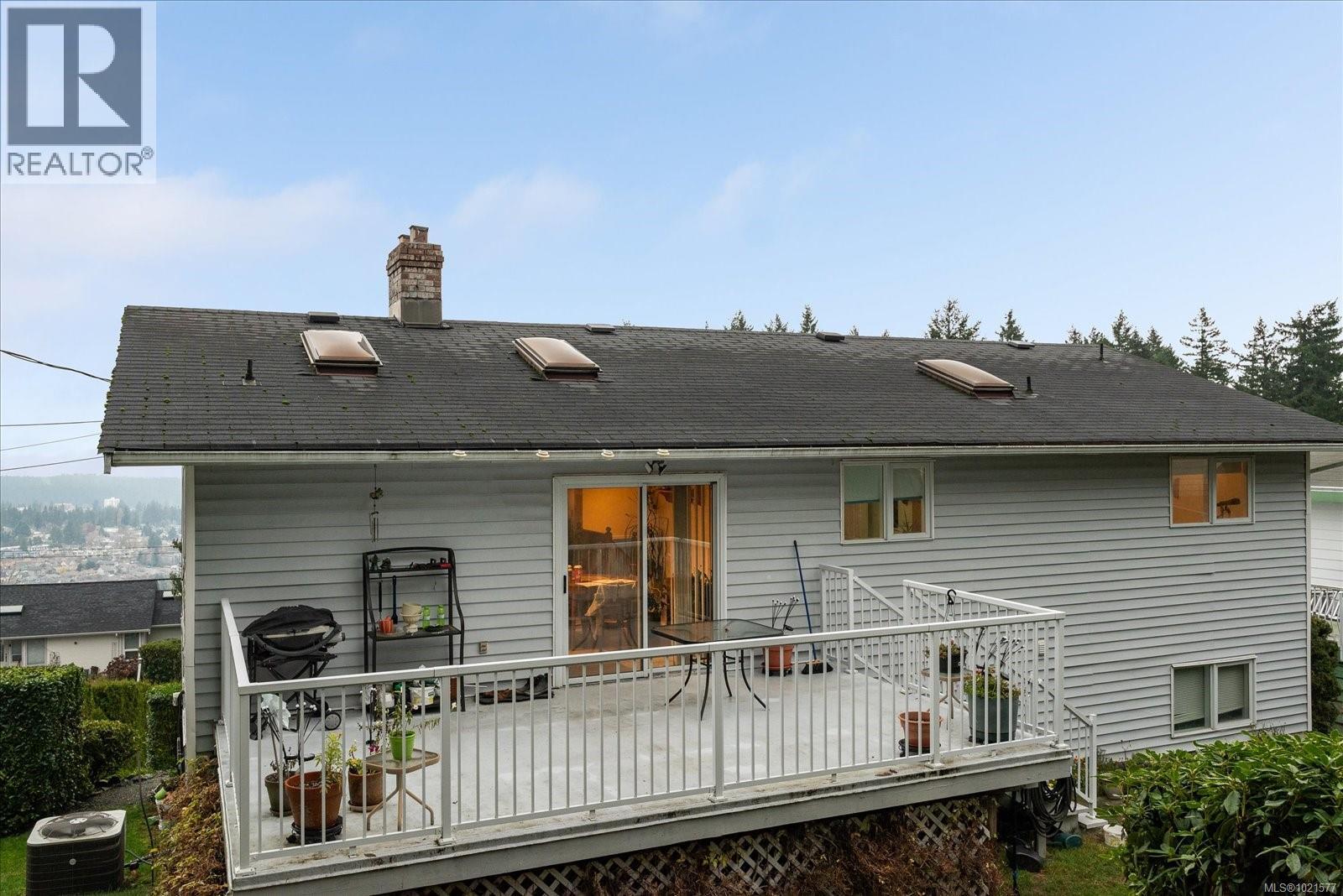 1085 College Dr, Nanaimo, British Columbia  V9R 5V5 - Photo 34 - 1021577