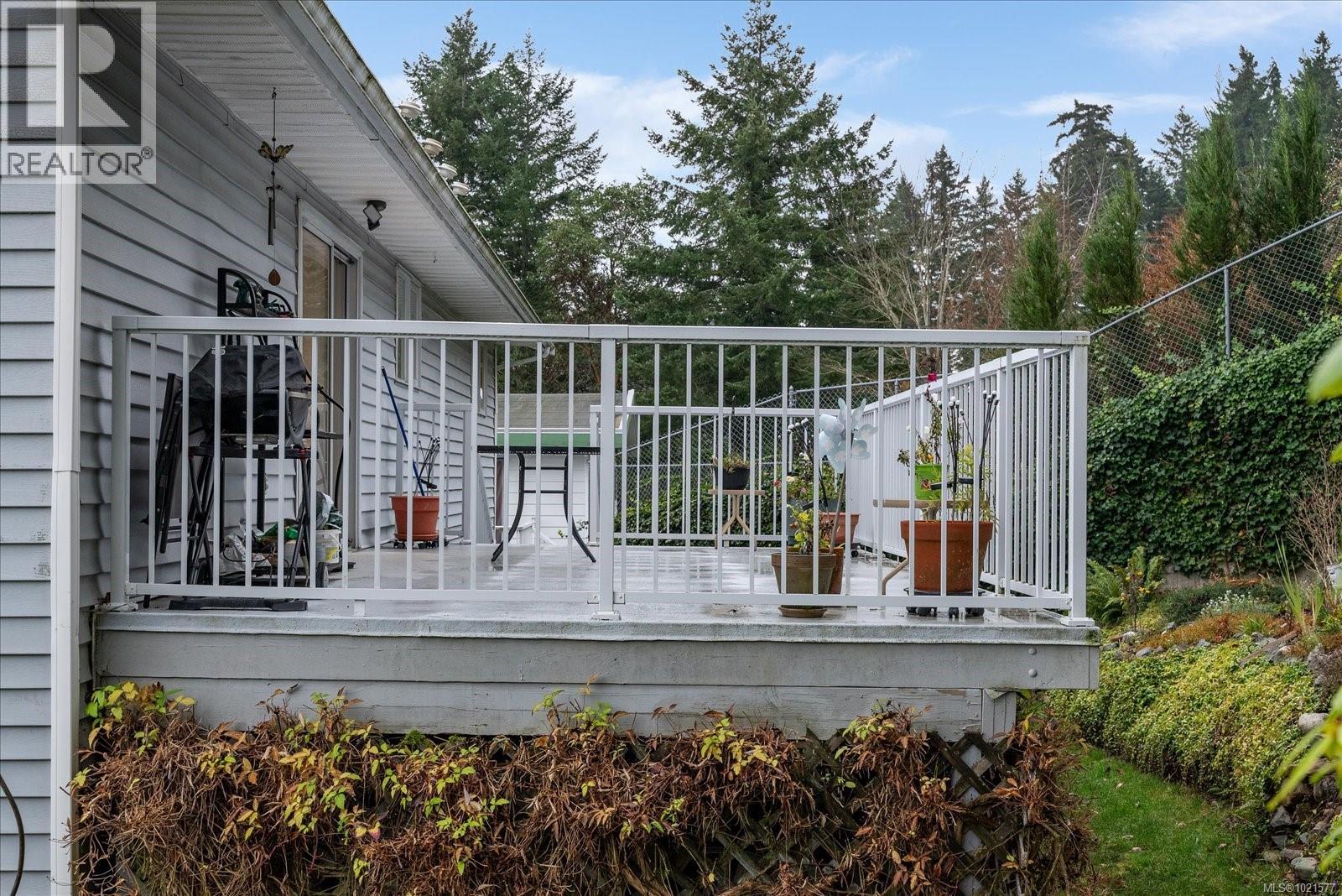 1085 College Dr, Nanaimo, British Columbia  V9R 5V5 - Photo 36 - 1021577