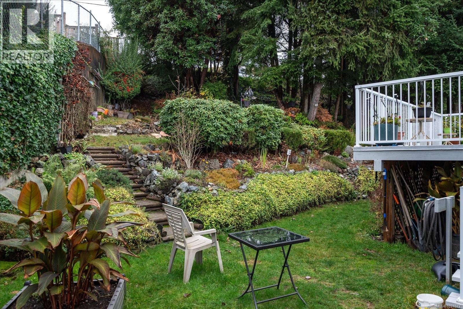 1085 College Dr, Nanaimo, British Columbia  V9R 5V5 - Photo 37 - 1021577