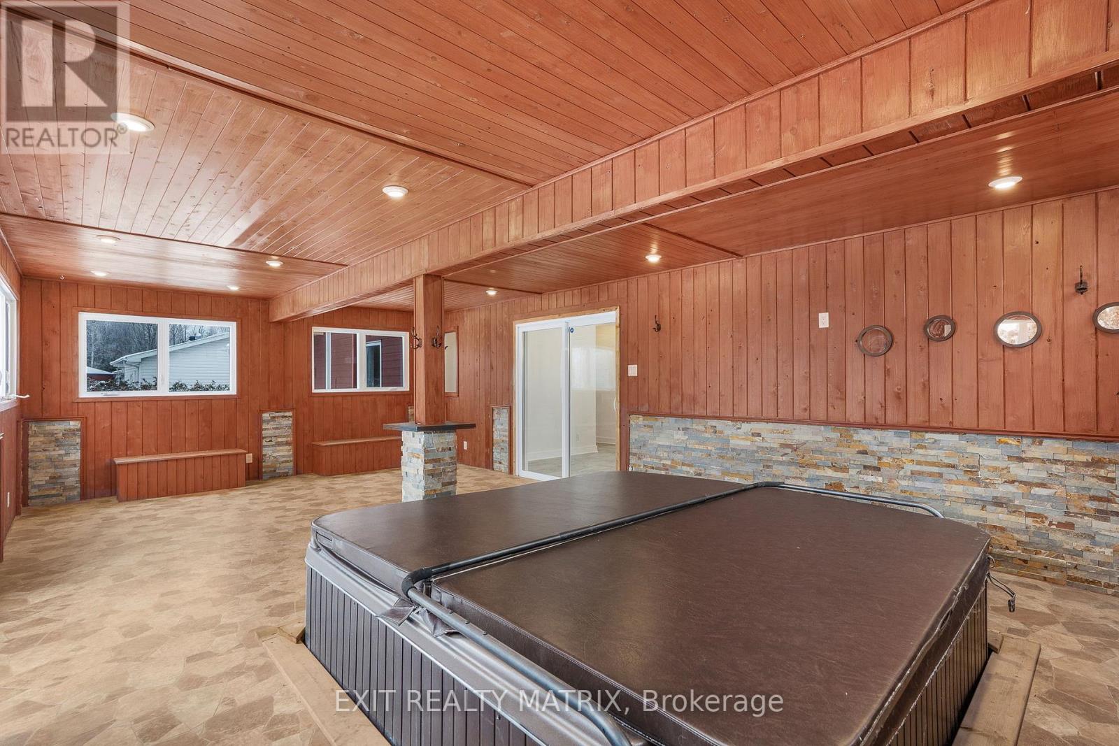 1650 Gourley Road, East Hawkesbury, Ontario  K6A 2R2 - Photo 17 - X12602164