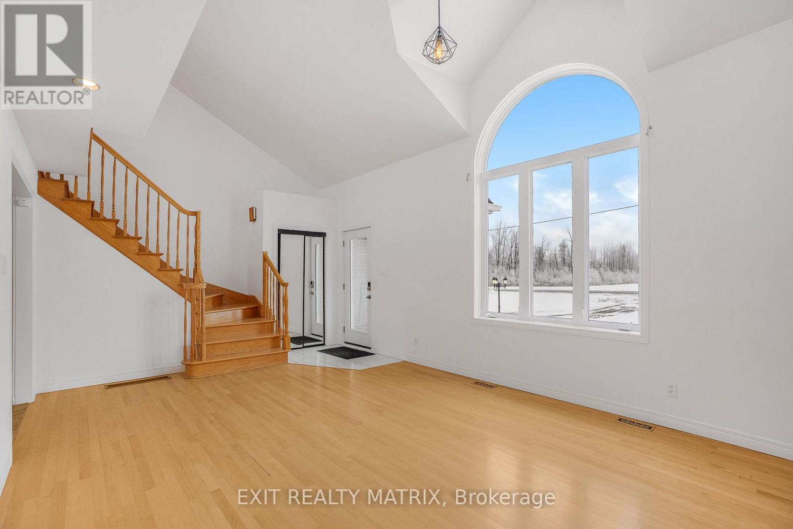 1650 Gourley Road, East Hawkesbury, Ontario  K6A 2R2 - Photo 3 - X12602164