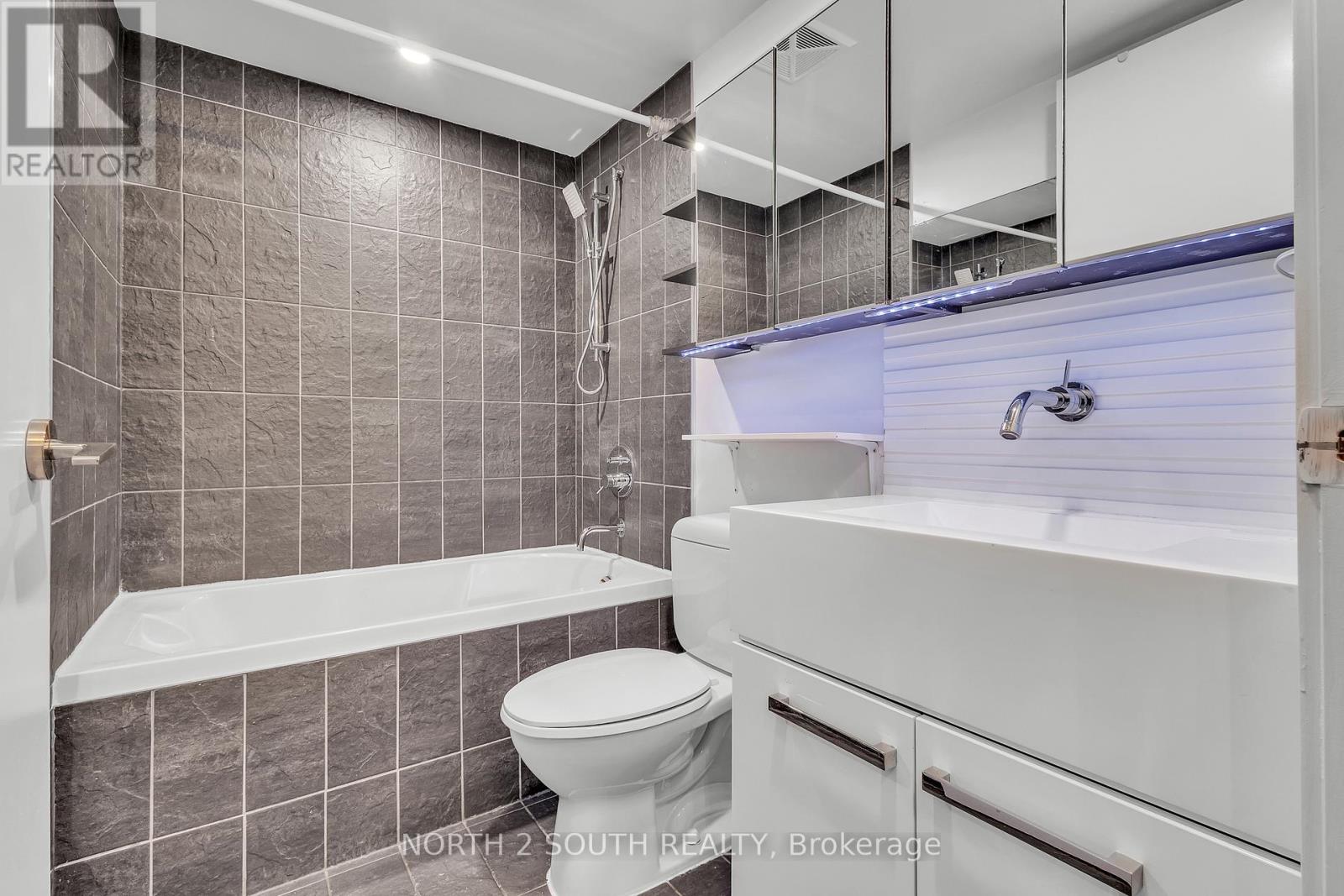 524 - 55 Stewart Street, Toronto, Ontario  M5V 2V1 - Photo 21 - C12602094