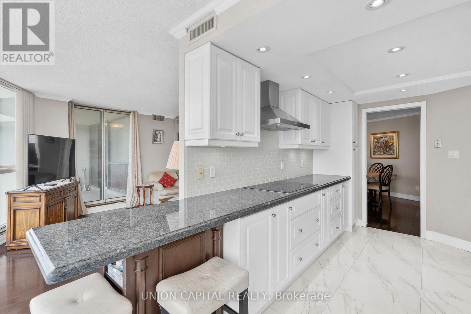 2405 - 85 Skymark Drive, Toronto, Ontario  M2H 3P2 - Photo 18 - C12602190