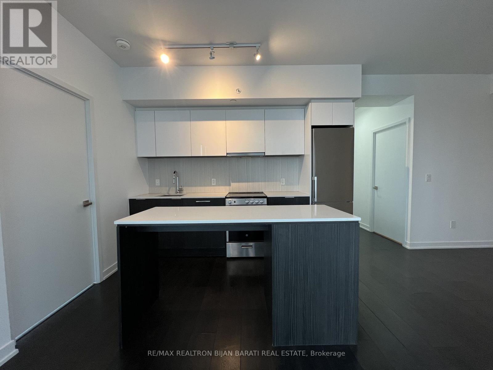 1021 - 31 Tippett Road, Toronto, Ontario  M3H 0C8 - Photo 2 - C12602192