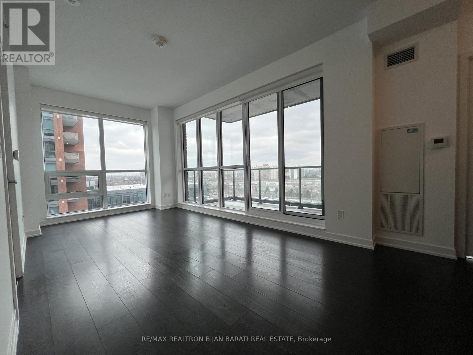 1021 - 31 Tippett Road, Toronto, Ontario  M3H 0C8 - Photo 4 - C12602192