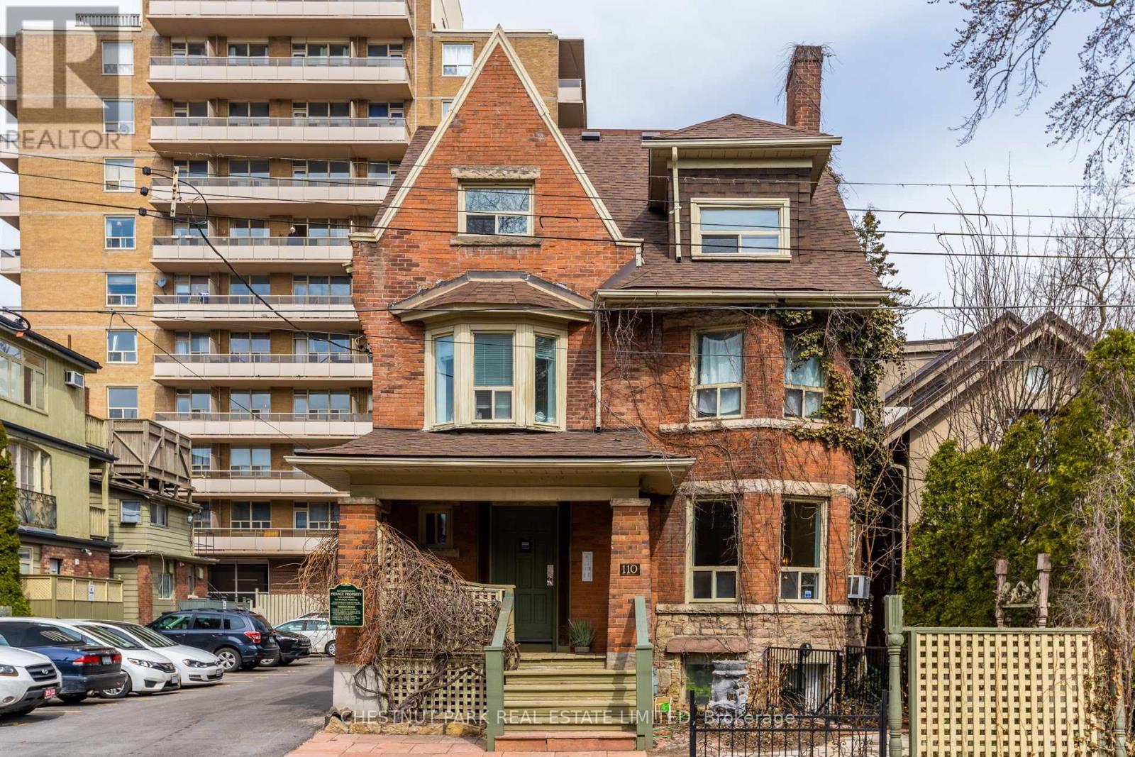 MAIN - 110 LOWTHER AVENUE, Toronto, Ontario