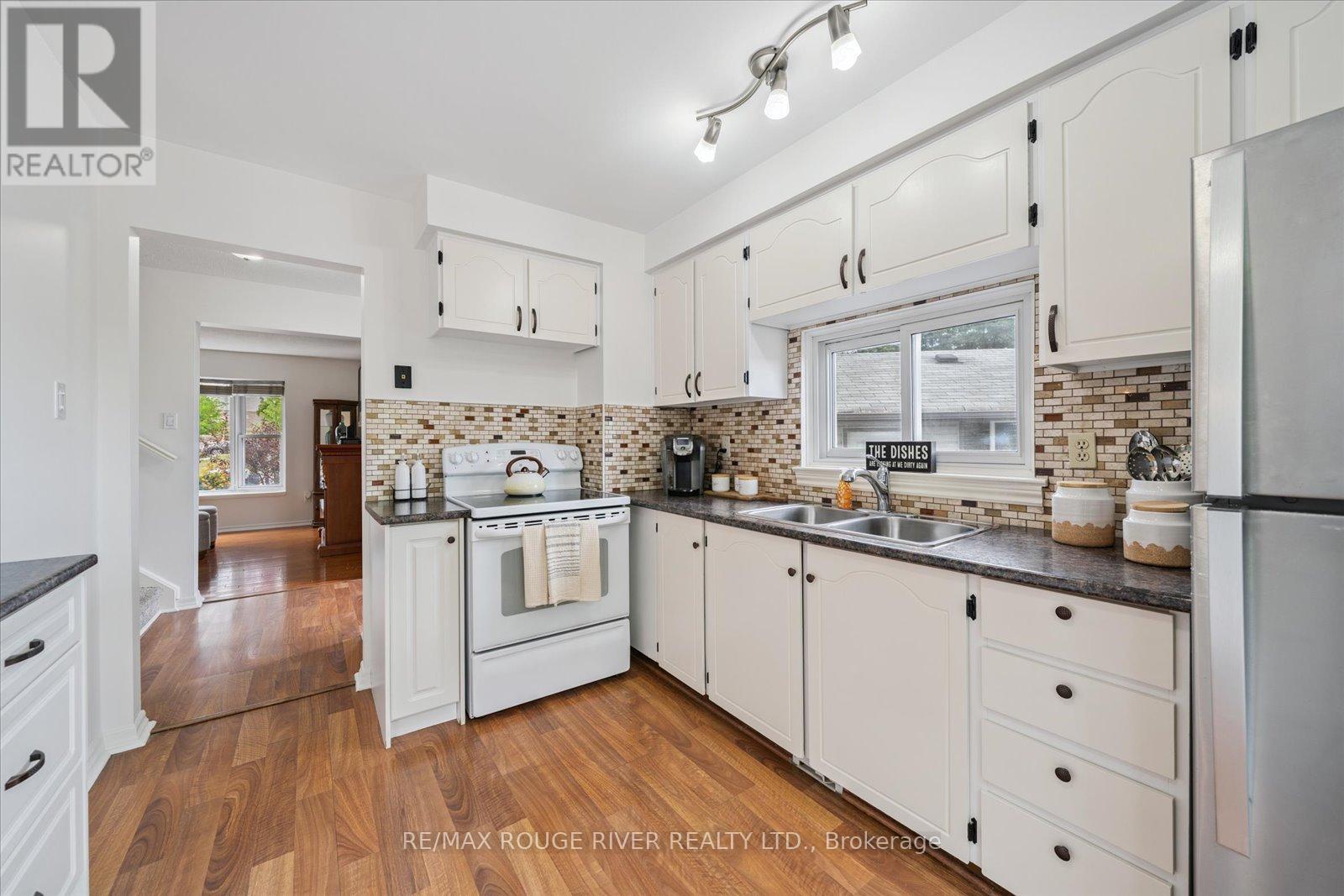 600 Galahad Drive, Oshawa, Ontario  L1K 1M2 - Photo 14 - E12537002