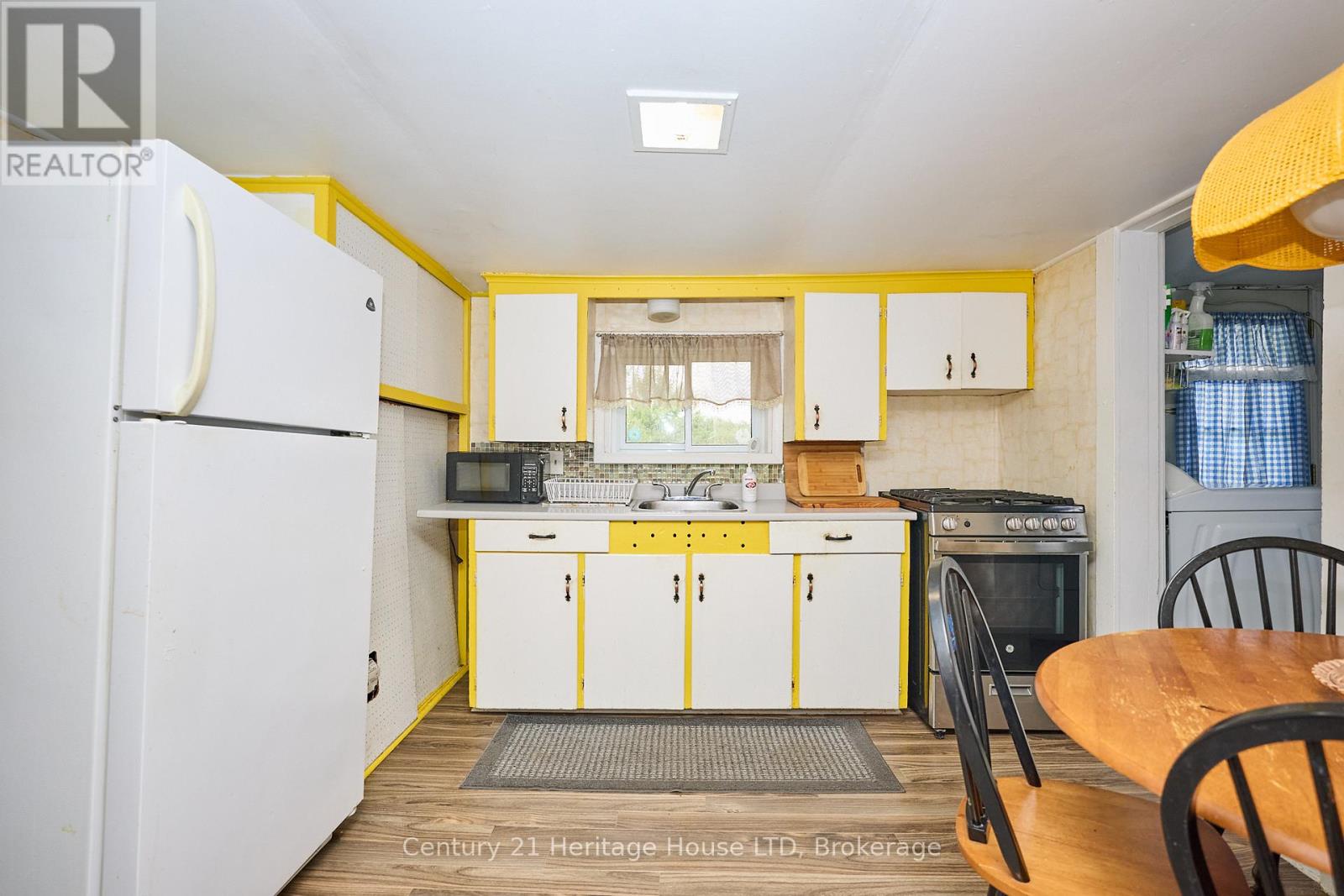 690 Bridge Street, Fort Erie, Ontario L2A 5M4 - Photo 10 - X12373802