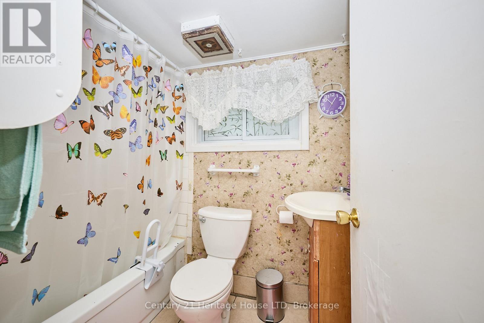 690 Bridge Street, Fort Erie, Ontario L2A 5M4 - Photo 16 - X12373802