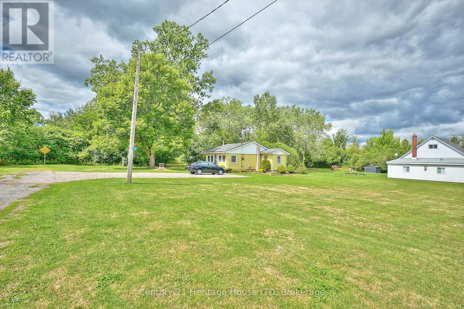 690 Bridge Street, Fort Erie, Ontario L2A 5M4 - Photo 27 - X12373802