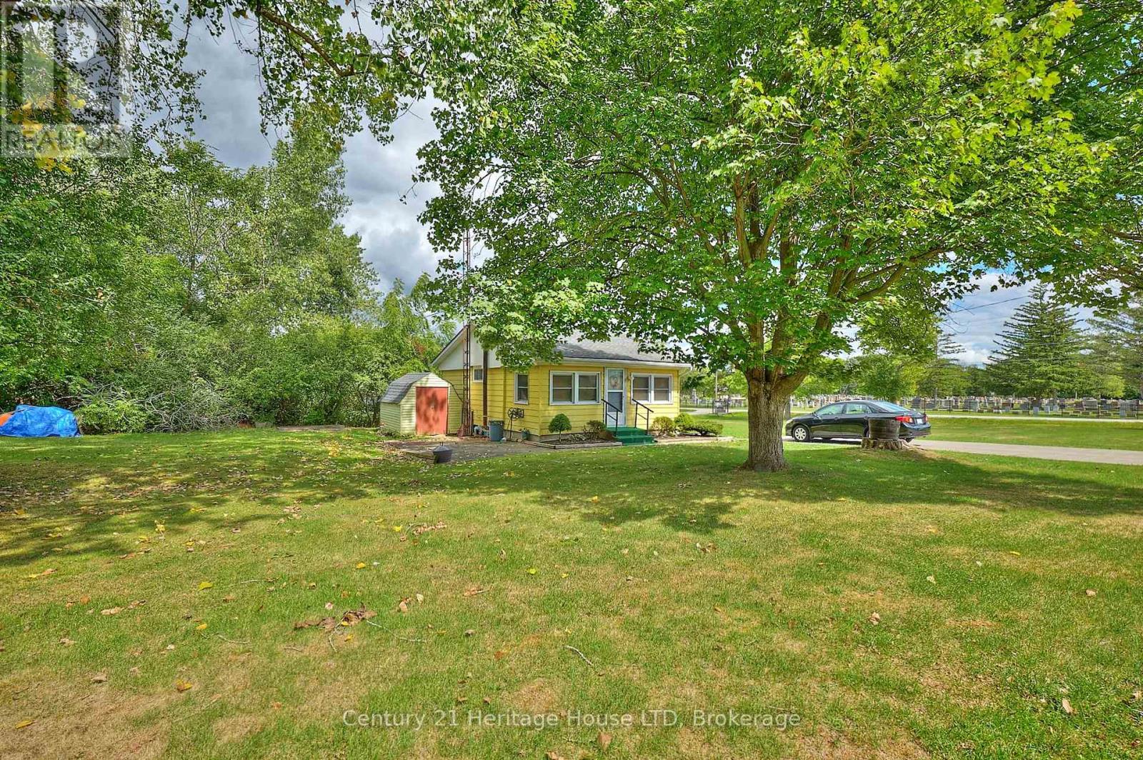 690 Bridge Street, Fort Erie, Ontario L2A 5M4 - Photo 21 - X12373802