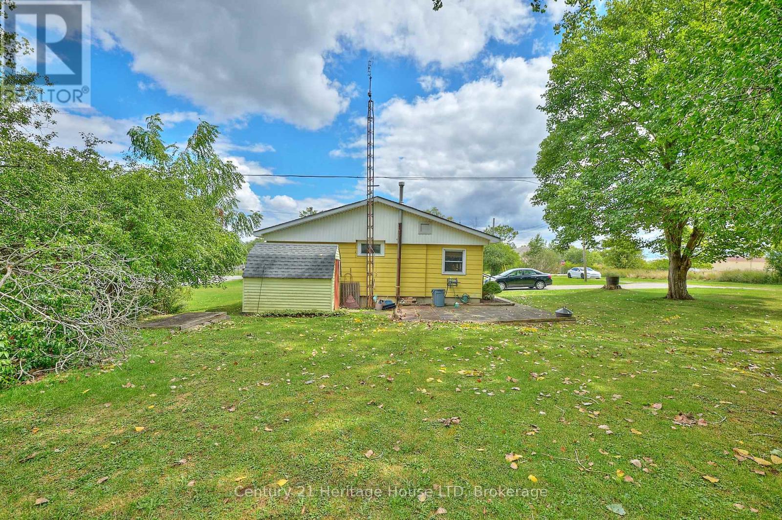 690 Bridge Street, Fort Erie, Ontario L2A 5M4 - Photo 24 - X12373802