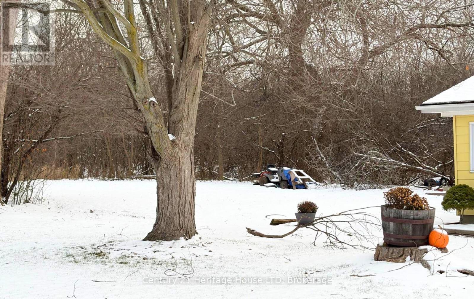 690 Bridge Street, Fort Erie, Ontario L2A 5M4 - Photo 17 - X12373802