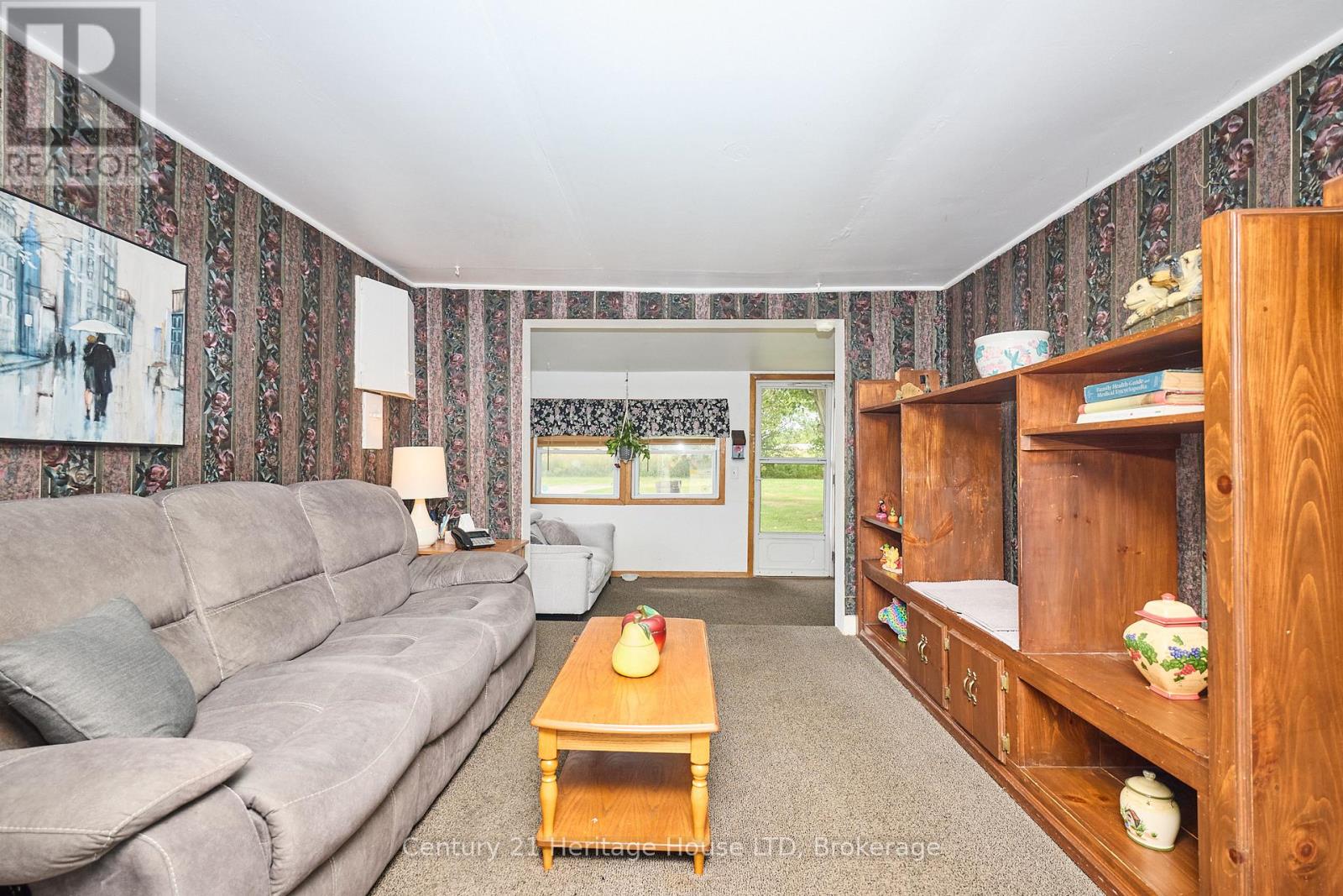 690 Bridge Street, Fort Erie, Ontario L2A 5M4 - Photo 9 - X12373802