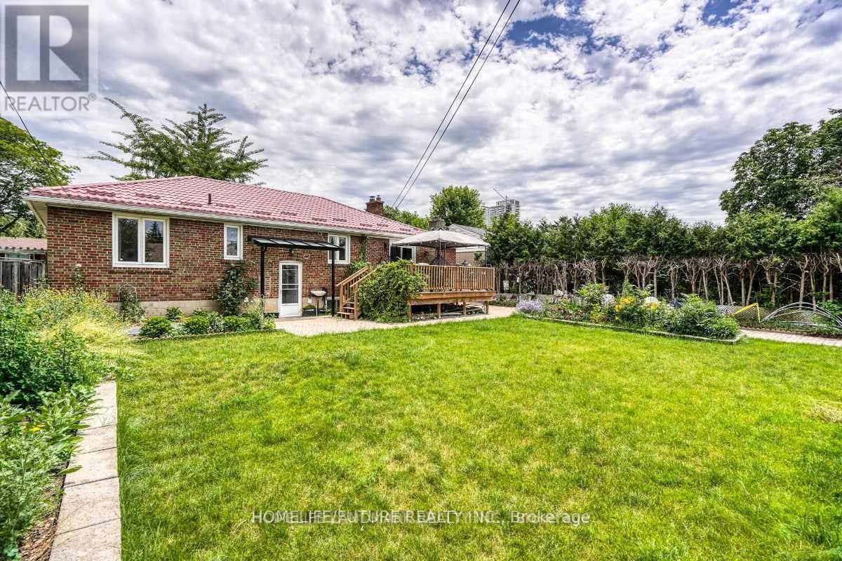 BSMT - 22 LEJUNE ROAD, Toronto, Ontario