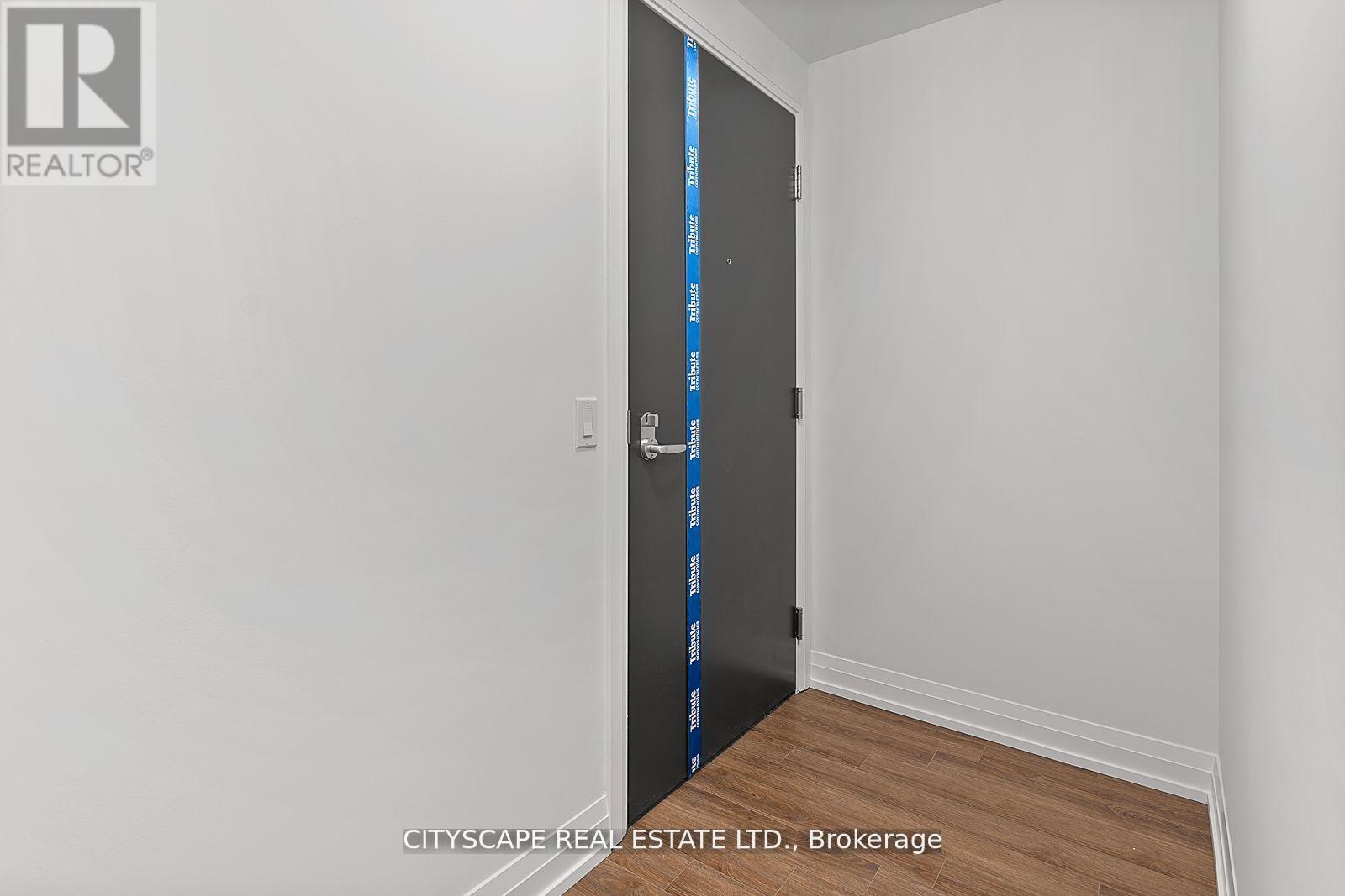 2407 - 286 Main Street, Toronto (East End-Danforth), Ontario  M4C 4X4 - Photo 2 - E12602162