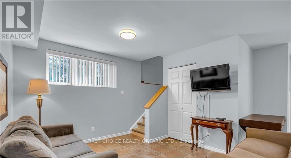 1547 Vercheres Street, Ottawa, Ontario  K1C 7C7 - Photo 18 - X12404404