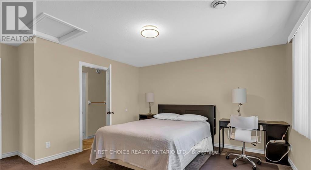 1547 Vercheres Street, Ottawa, Ontario  K1C 7C7 - Photo 24 - X12404404