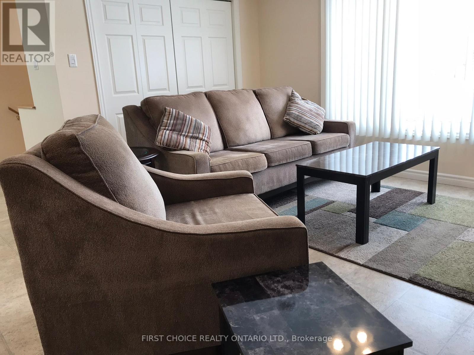 1547 Vercheres Street, Ottawa, Ontario  K1C 7C7 - Photo 7 - X12404404