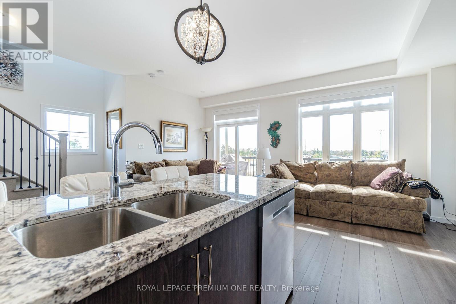 2 Seacoasts Circle, Vaughan, Ontario  L6A 5B6 - Photo 33 - N12602198