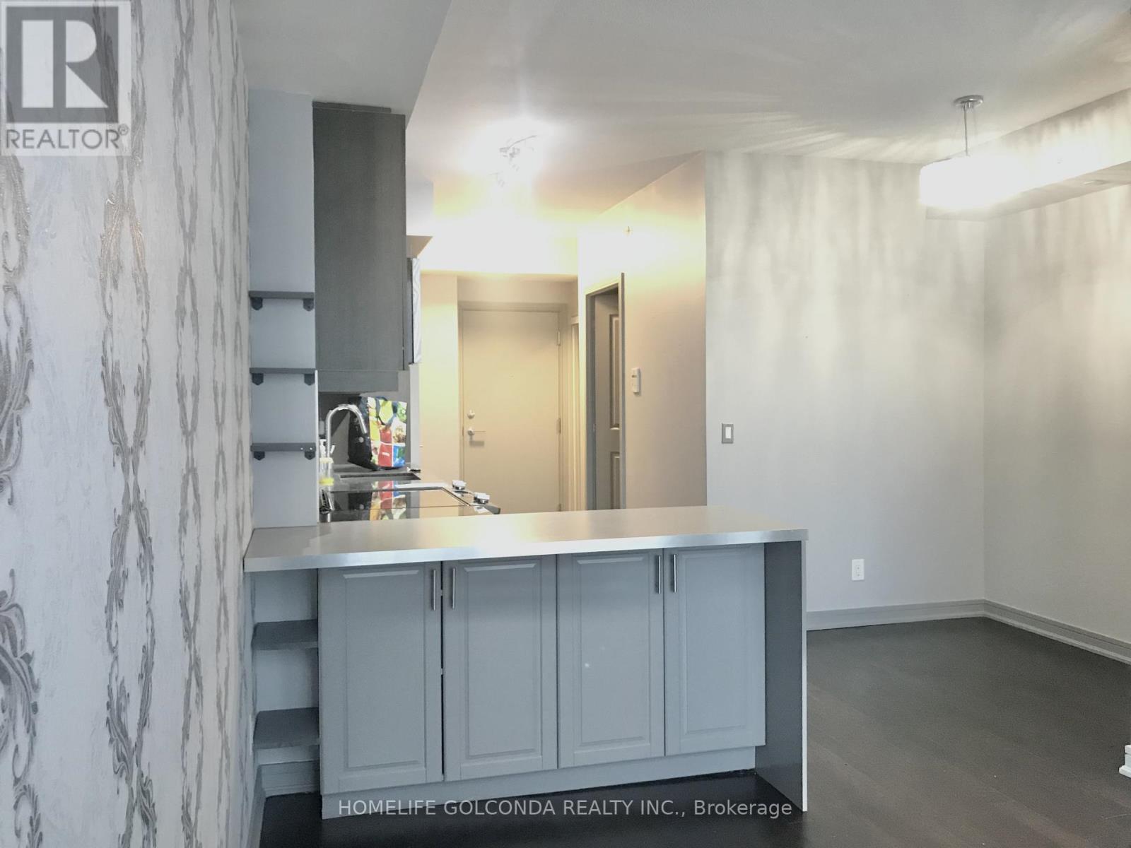 1905 - 9201 Yonge Street, Richmond Hill, Ontario  L4C 1H9 - Photo 5 - N12602216