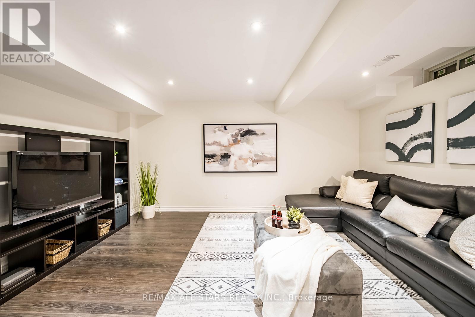 54 Gladys Clarkson Drive, Whitchurch-Stouffville, Ontario  L4A 0Z6 - Photo 27 - N12602220