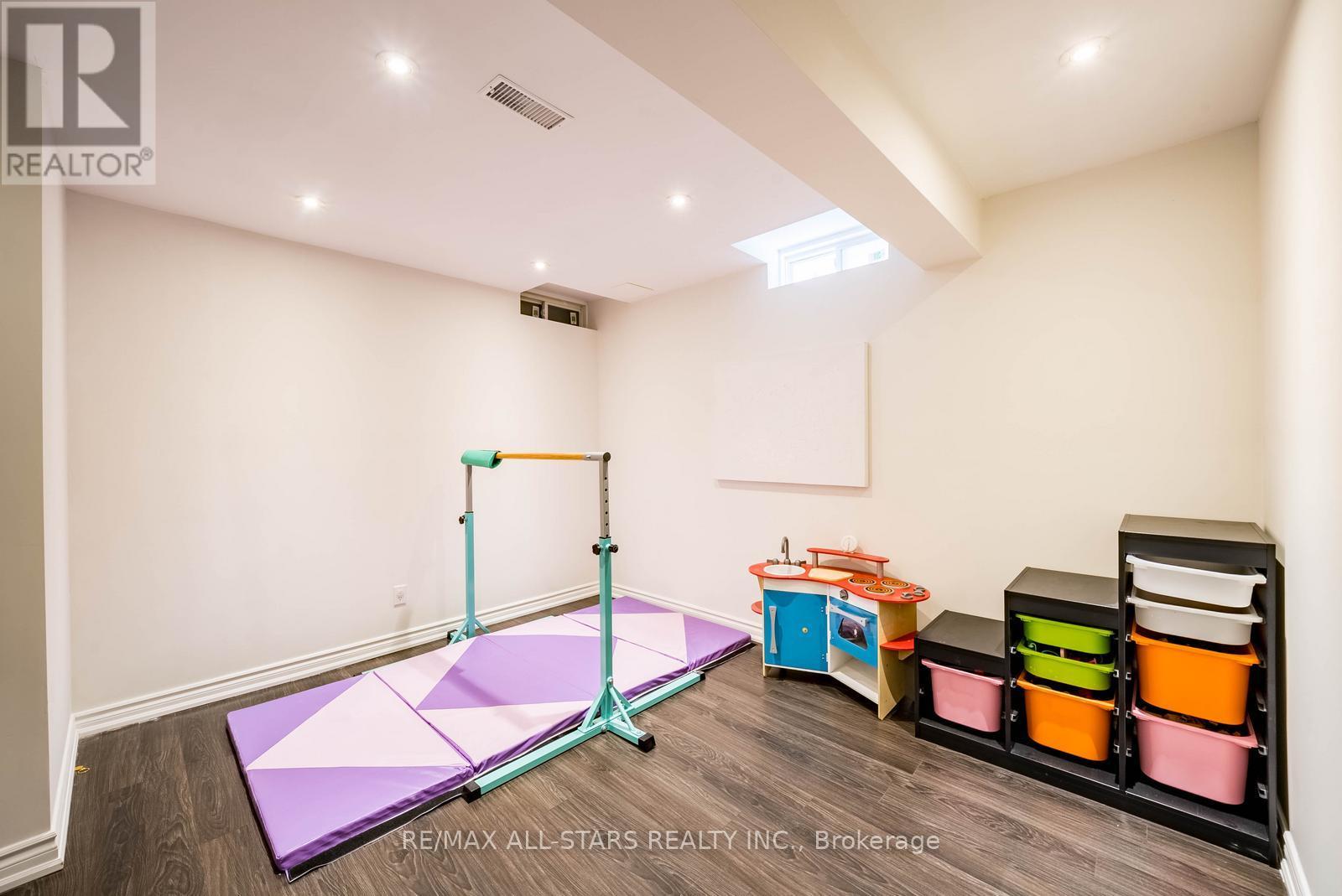 54 Gladys Clarkson Drive, Whitchurch-Stouffville, Ontario  L4A 0Z6 - Photo 29 - N12602220