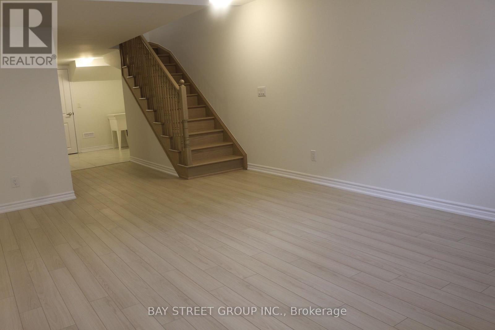 5 Harvey Bunker Crescent, Markham, Ontario  L6C 3M7 - Photo 12 - N12602246