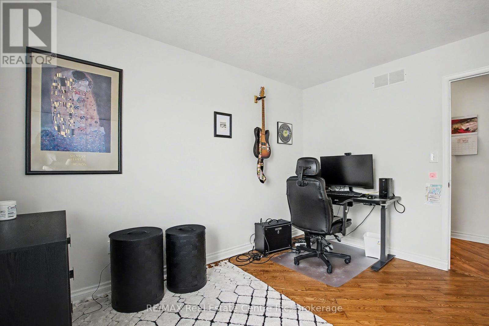 373 Starwood Drive, Guelph, Ontario  N1E 7A2 - Photo 12 - X12590552