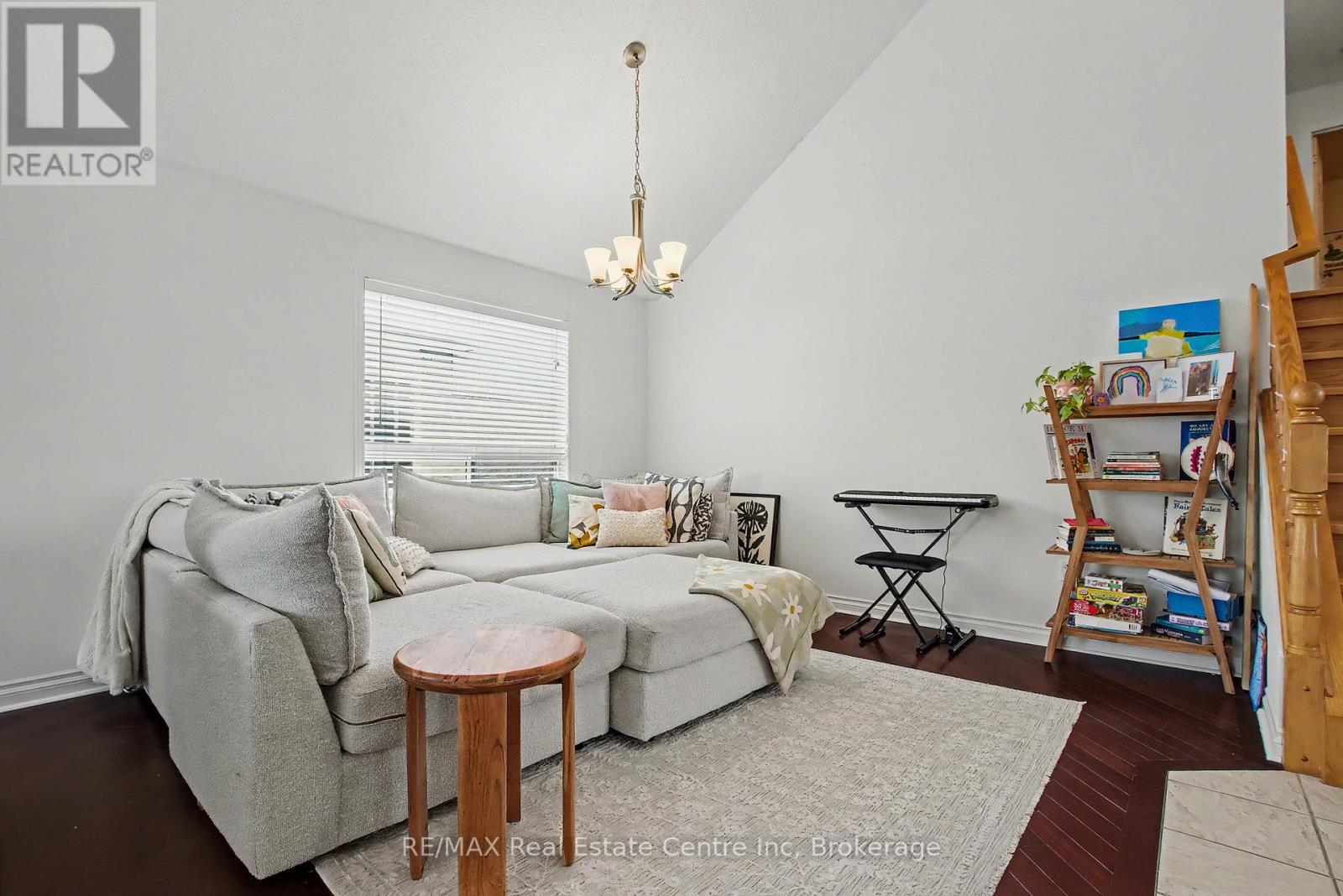 373 Starwood Drive, Guelph, Ontario  N1E 7A2 - Photo 4 - X12590552